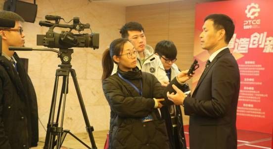 2019中國建筑行業(yè)（平潭）發(fā)展論壇暨工程機械設(shè)備展新聞發(fā)布會
