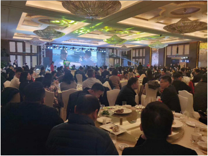 茅臺(tái)醬香酒走進(jìn)湖北荊州商會(huì)2019新春盛典圓滿舉辦