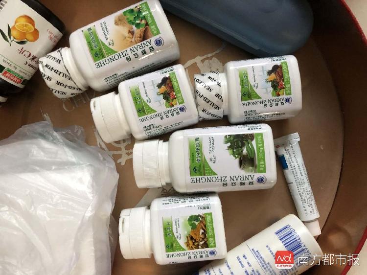 柯靈的媽媽一年前成為安然鉆石國際的會(huì)員，購買了許多安然產(chǎn)品.jpg