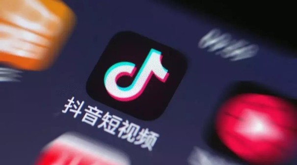 香奈兒上抖音，有點(diǎn)冷清