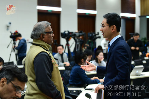 外交部發言人耿爽就日本外務省負責人將于近日訪華等答問