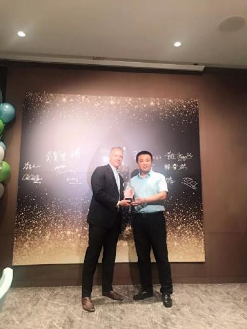 北京美萊皮膚科劉崇主任受邀出席全球2018美國(guó)miraDay醫(yī)療美容學(xué)術(shù)盛會(huì)并作特邀報(bào)告